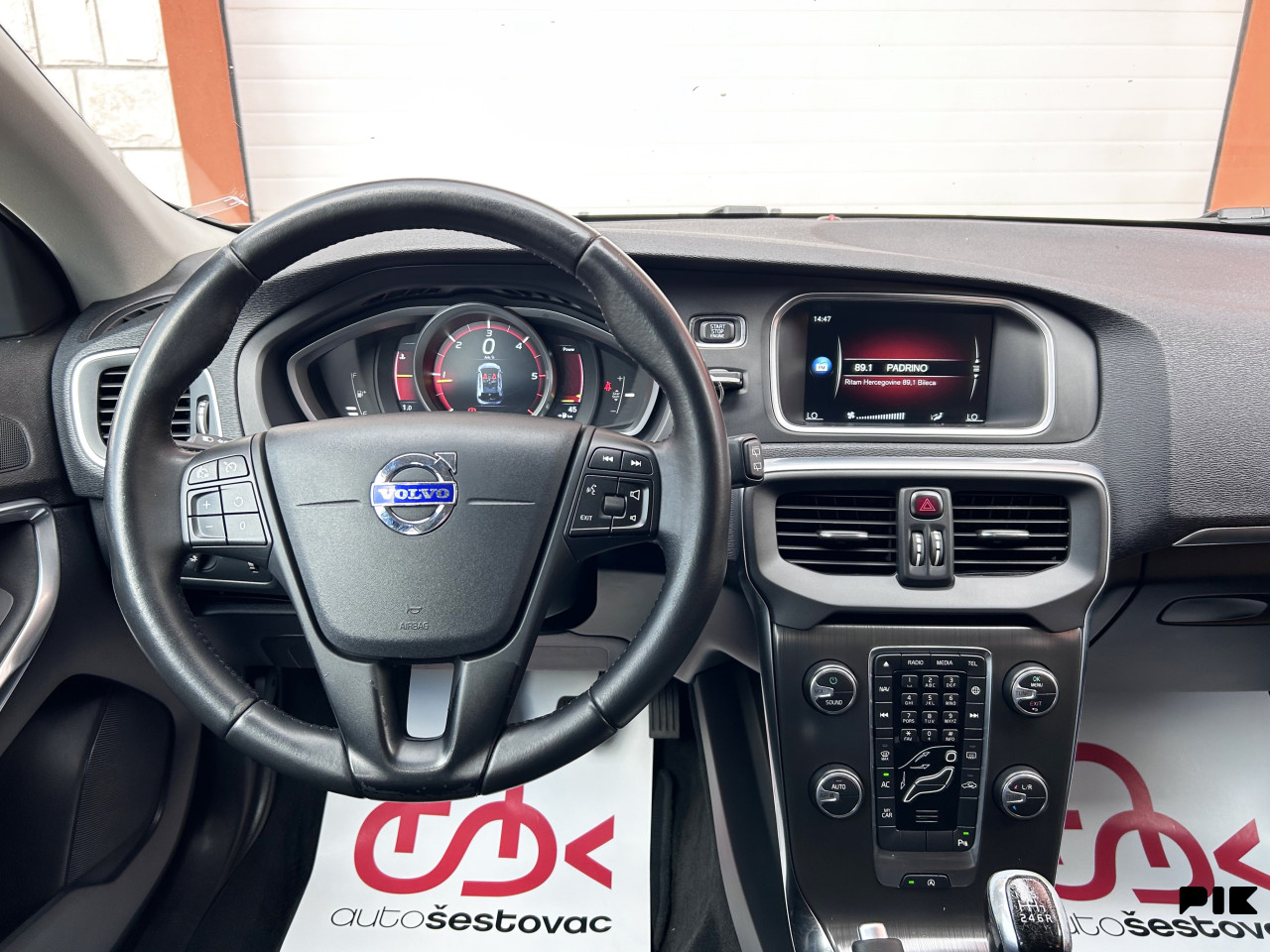 VOLVO V40 2.0 D2