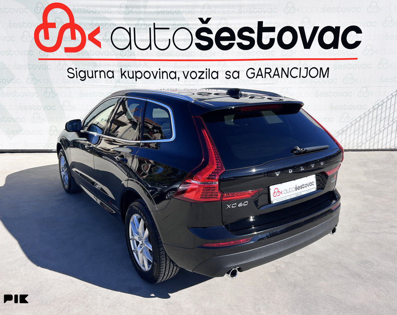 VOLVO XC60 D3 MOMENTUM
