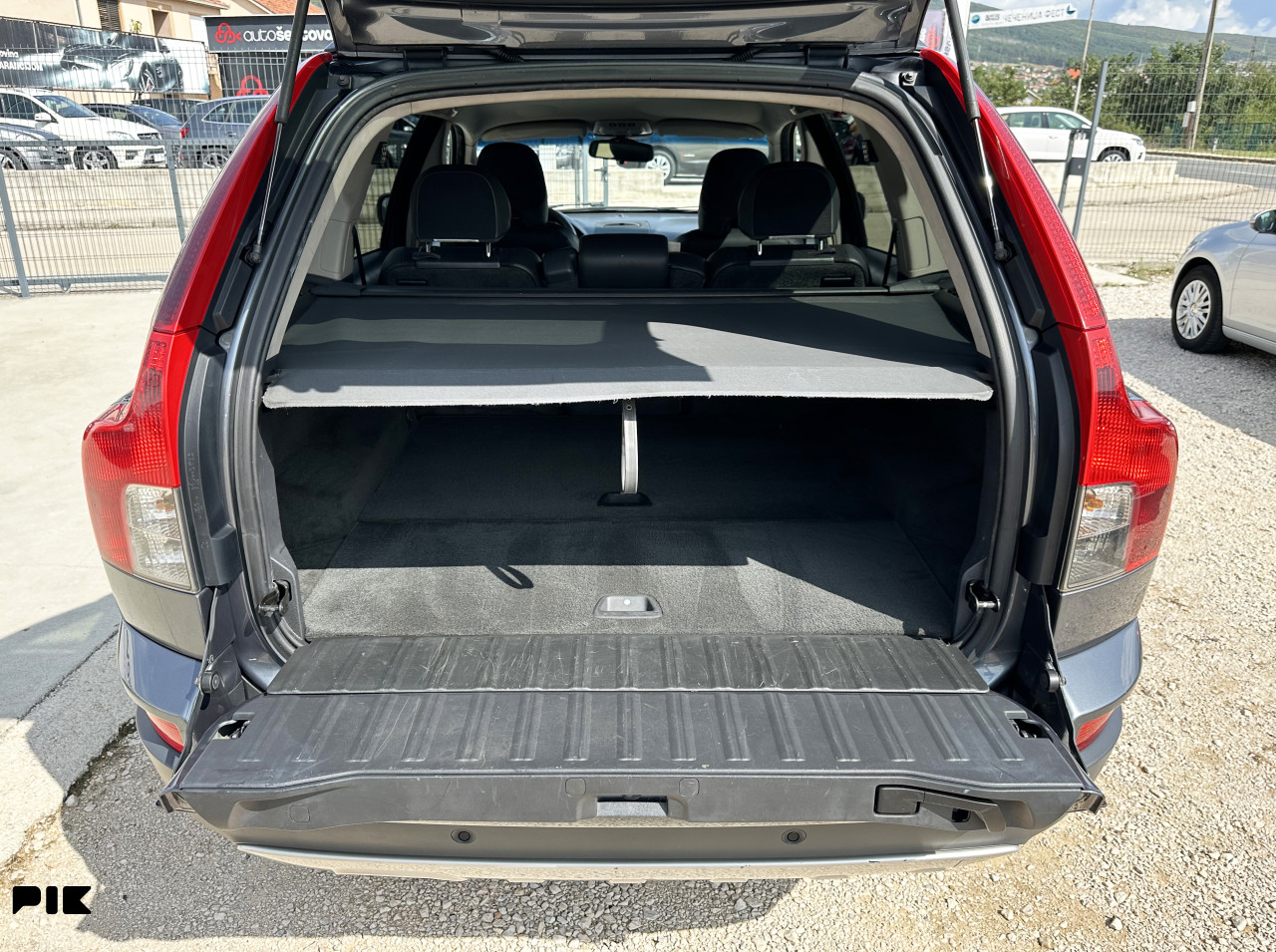 VOLVO XC90 2.4D AUTOMATIK 4X4