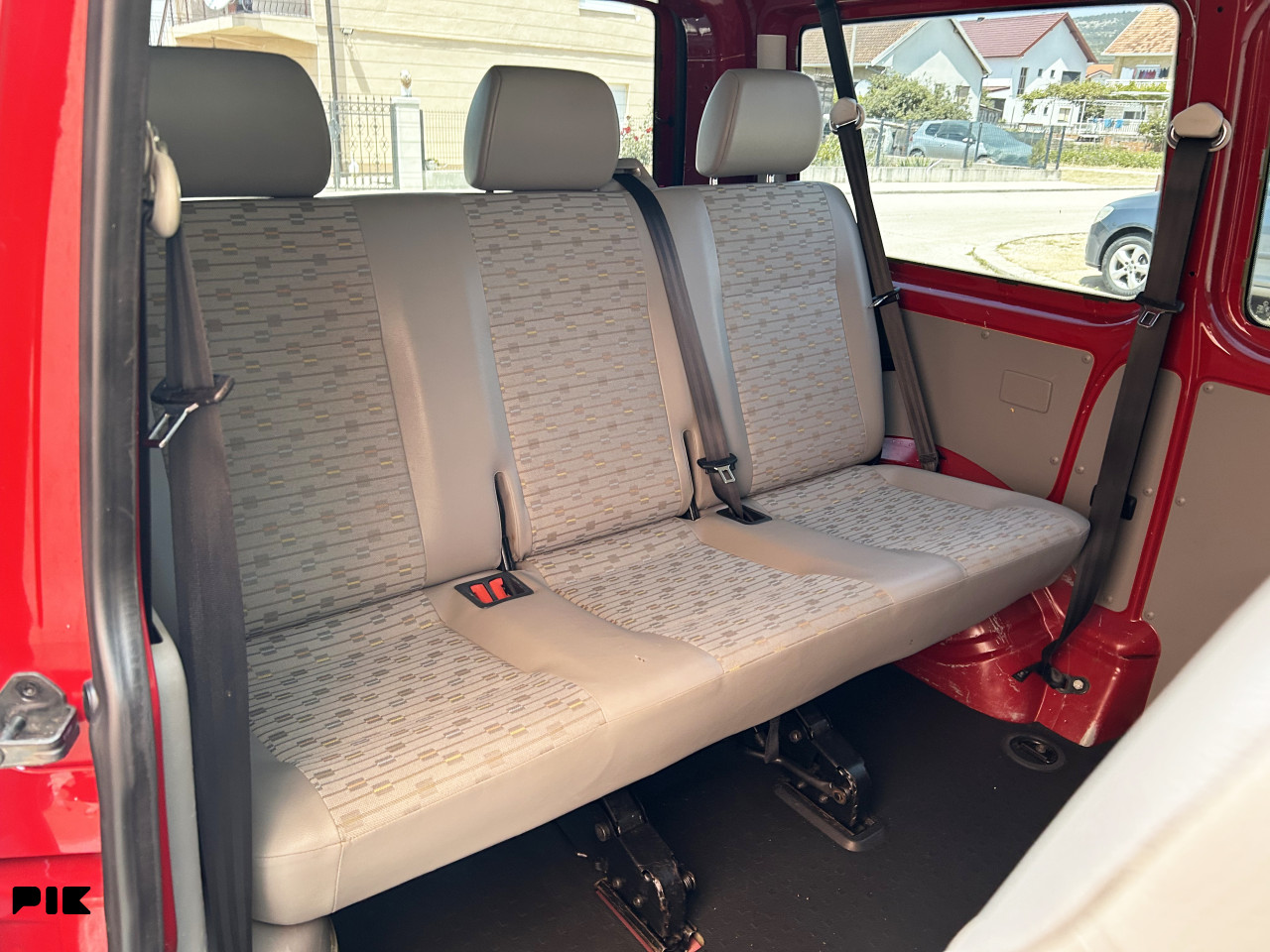 VOLKSWAGEN TRANSPORTER T5 2.0 TDI
