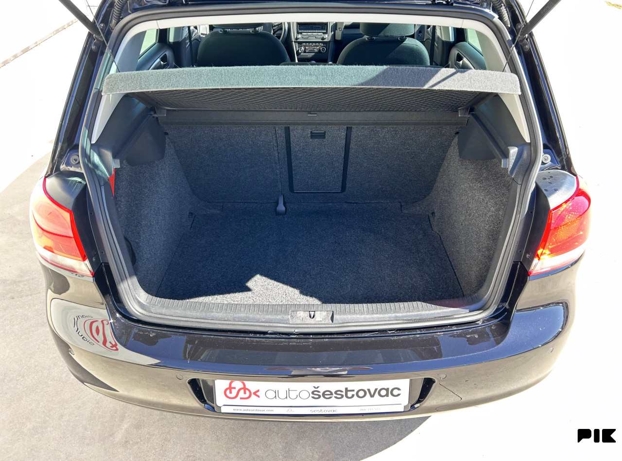 VOLKSWAGEN GOLF 1.6 TDI STYLE