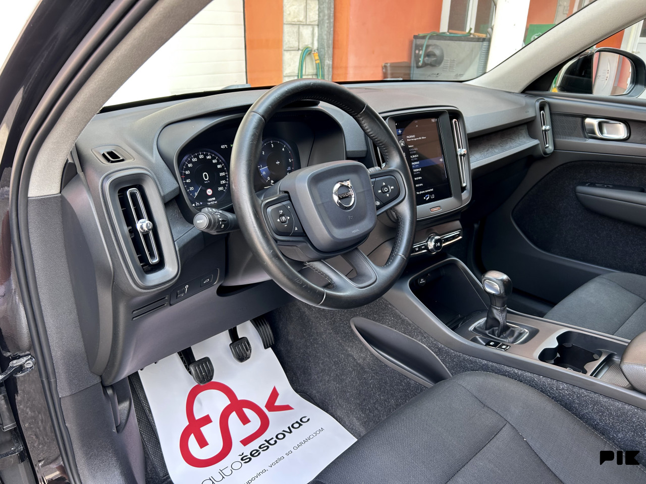 VOLVO XC40 D3 BUSINESS LED VIRTUAL