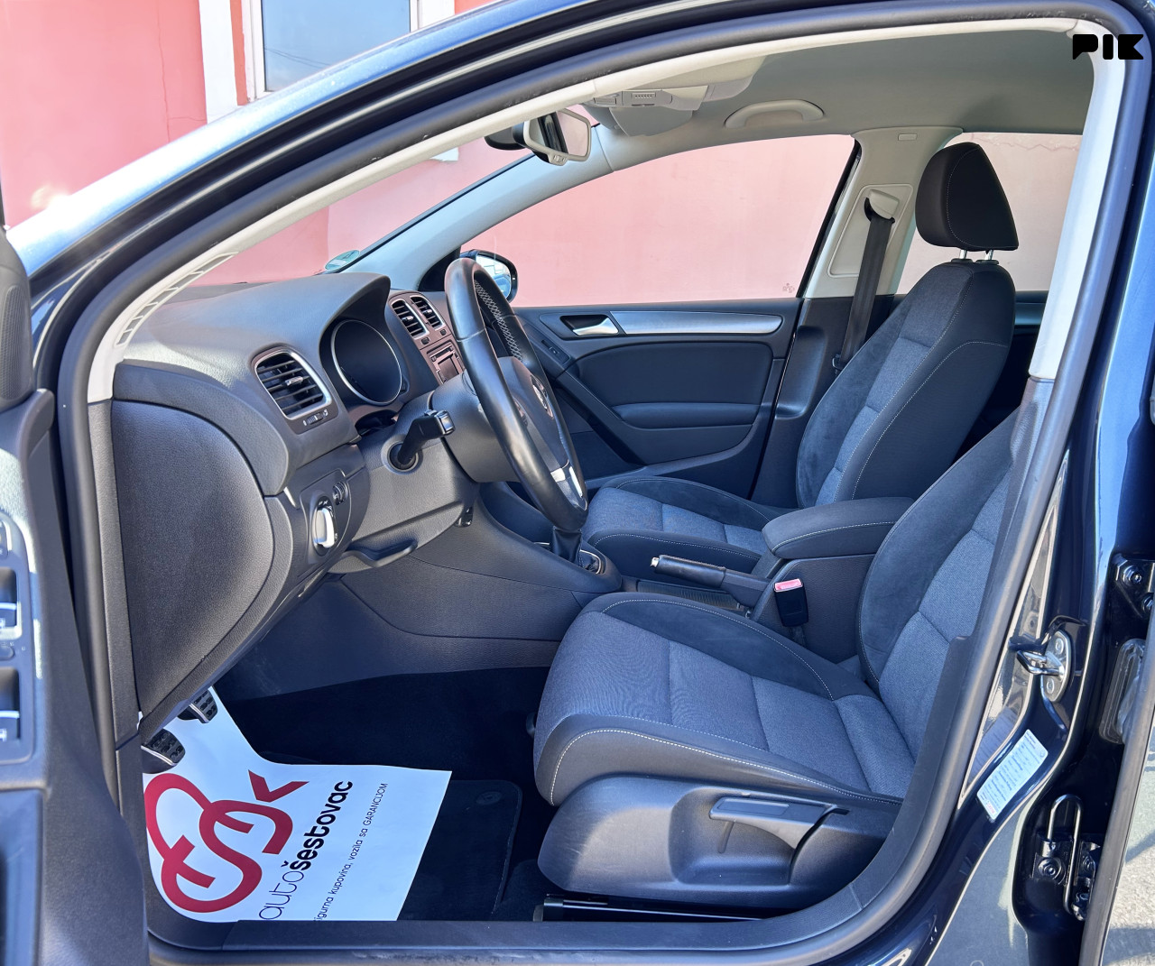 VOLKSWAGEN GOLF 1.6 TDI STYLE