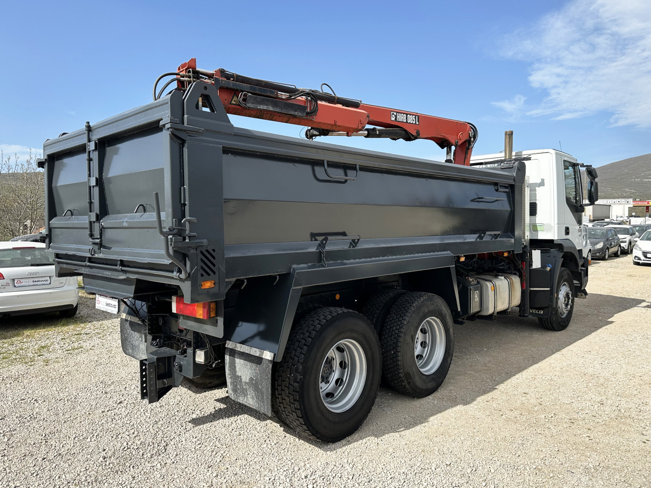 IVECO TRAKKER 330 KIPER SA KRANOM