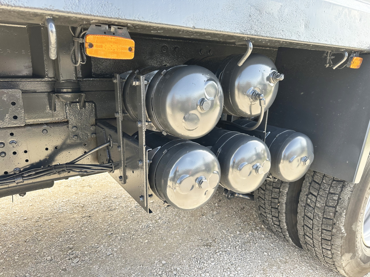IVECO TRAKKER 330 KIPER SA KRANOM