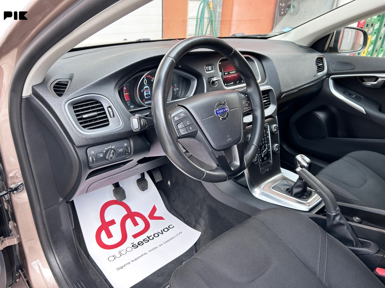 VOLVO V40 2.0 D2