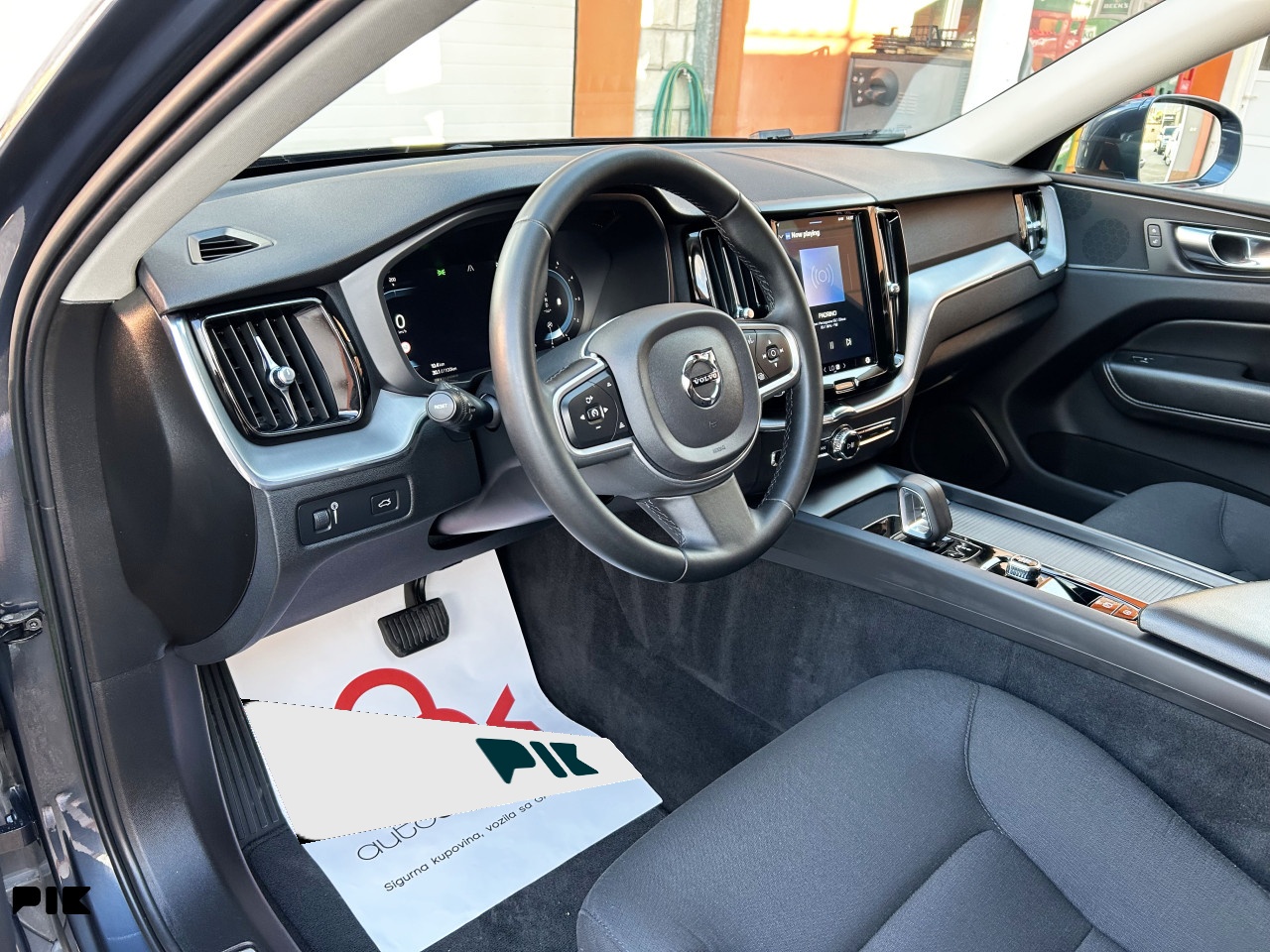 VOLVO XC60 2.0 B4 MOMENTUM PRO AUTOMATIK 2022