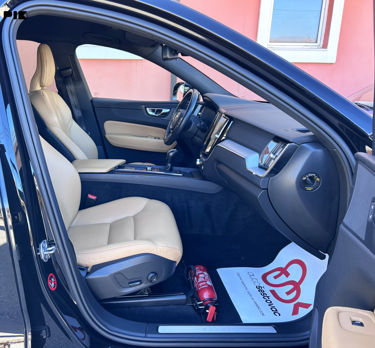 VOLVO XC60 D3 MOMENTUM