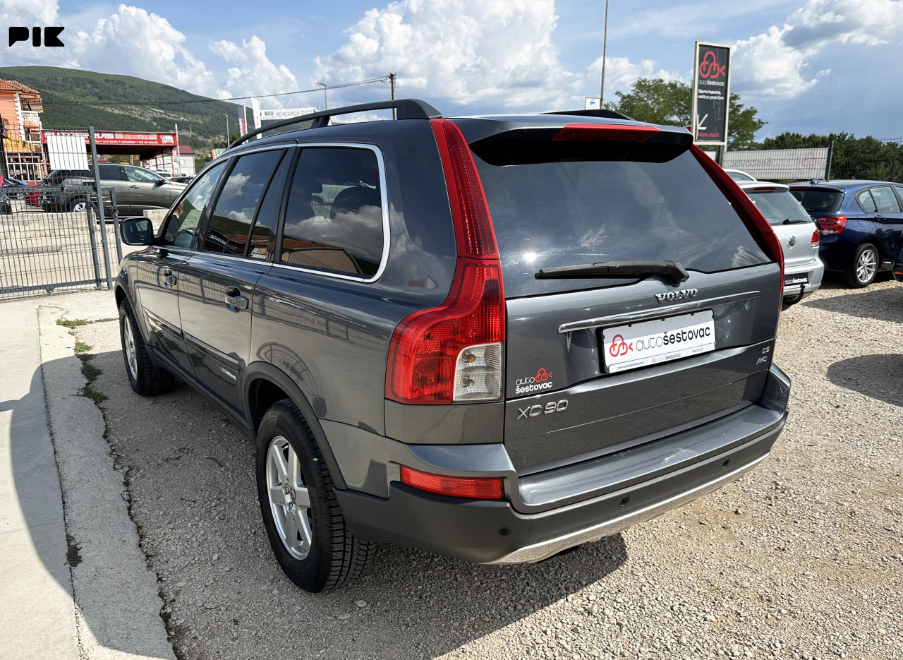 VOLVO XC90 2.4D AUTOMATIK 4X4