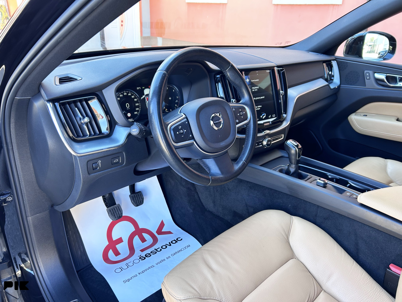 VOLVO XC60 D3 MOMENTUM