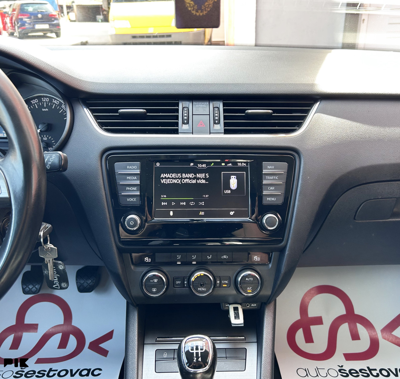 ŠKODA OCTAVIA 1.6 TDI REG. DO 05.2027