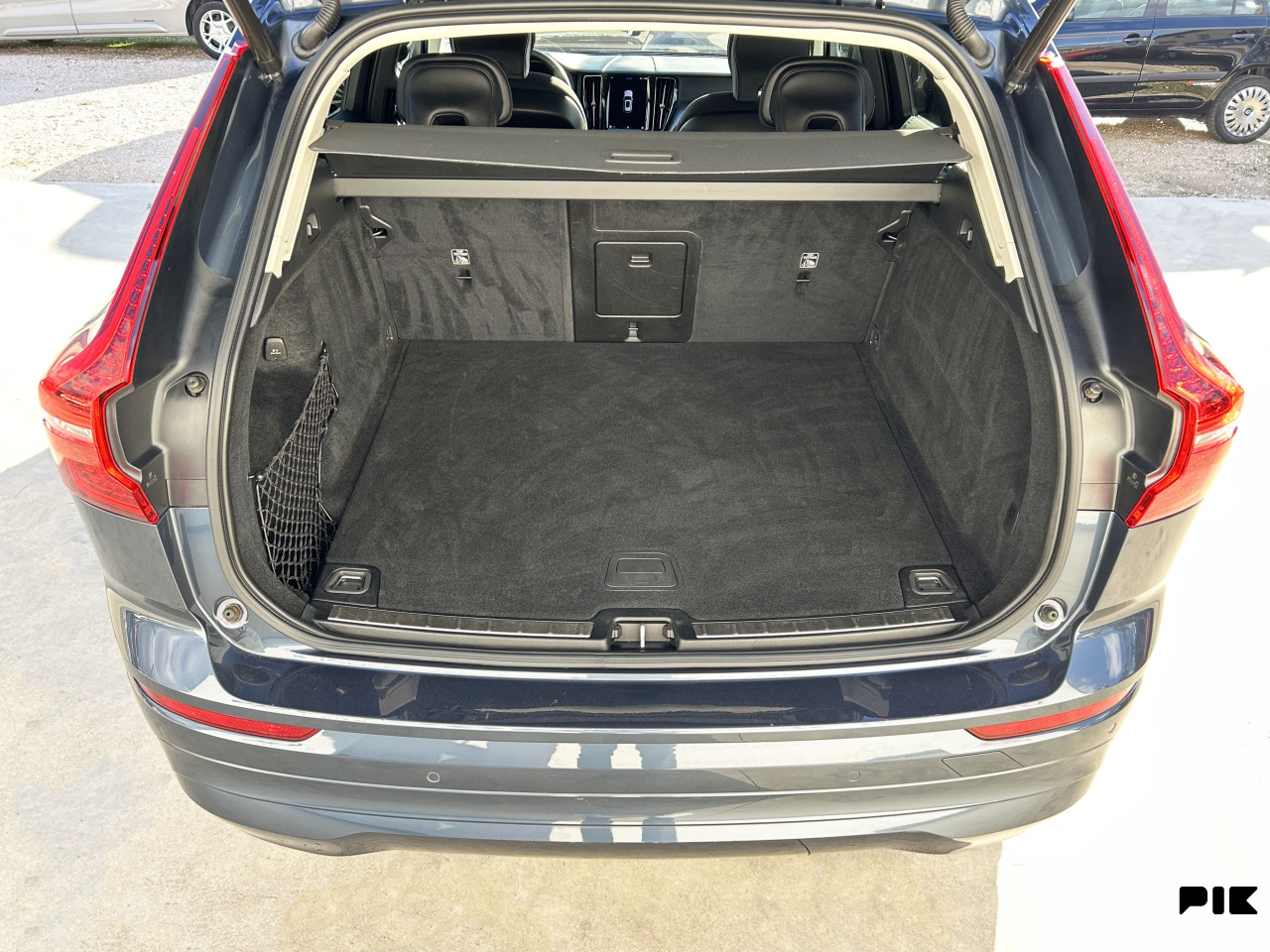 VOLVO XC60 2.0 B4 MOMENTUM PRO AUTOMATIK 2022