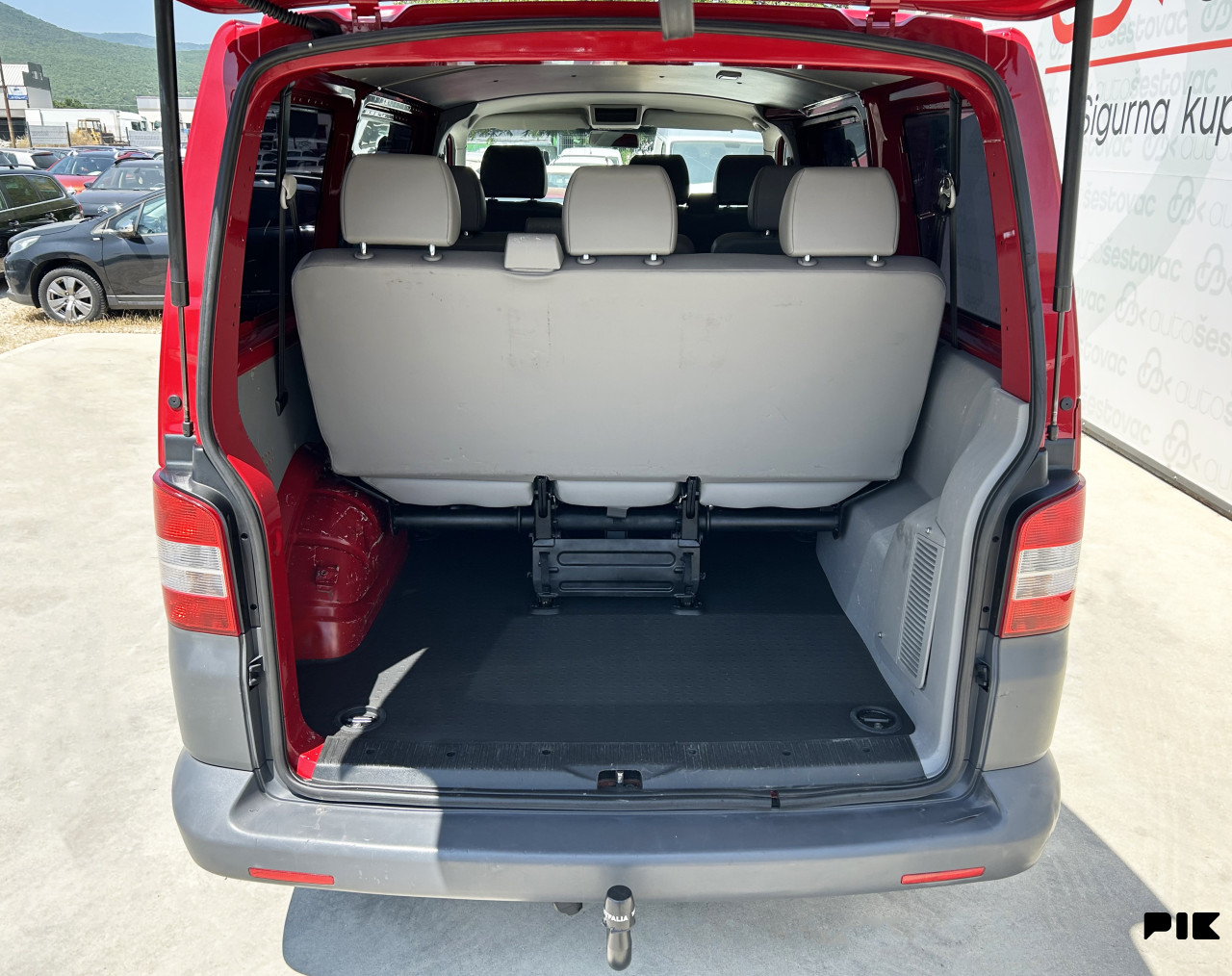 VOLKSWAGEN TRANSPORTER T5 2.0 TDI