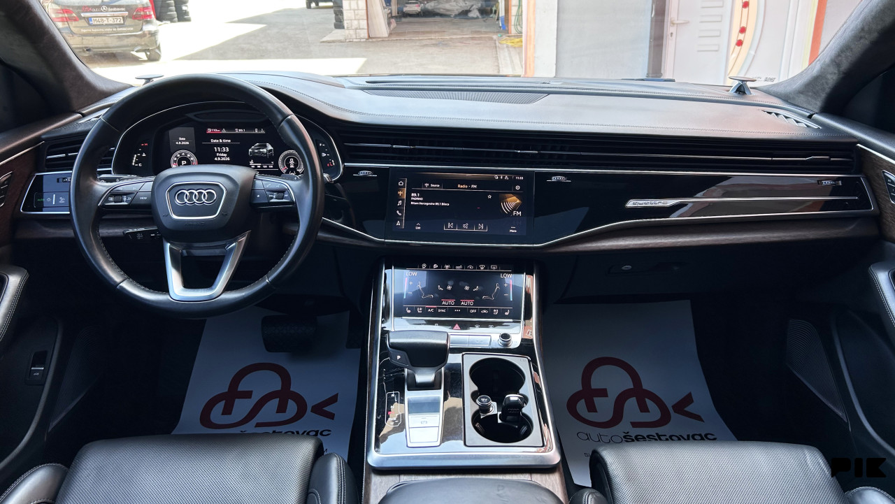 AUDI Q8 3.0 TFSI QUATTRO AUTOMATIK S-LINE REG. DO 06.2027