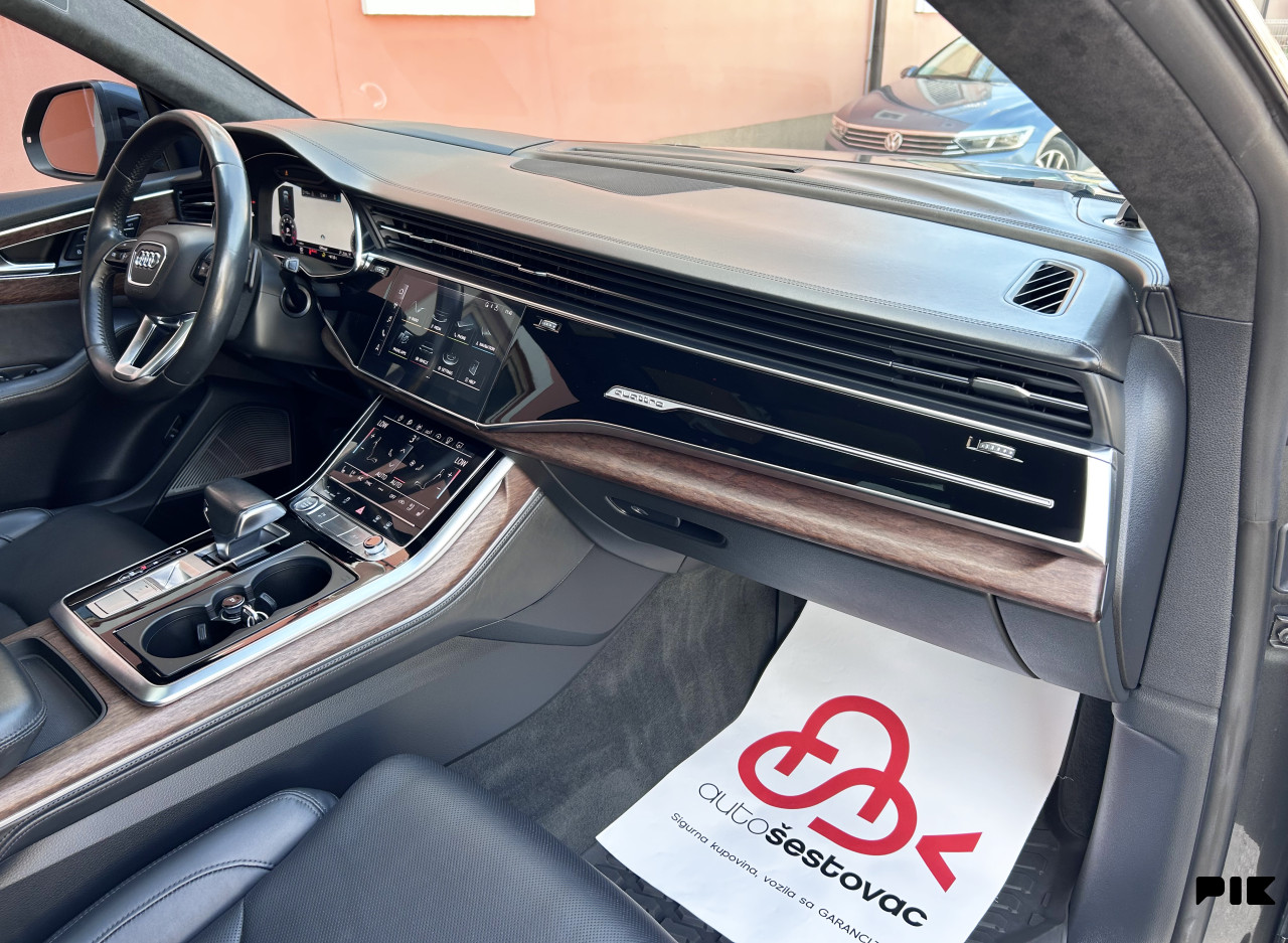 AUDI Q8 3.0 TFSI QUATTRO AUTOMATIK S-LINE REG. DO 06.2027