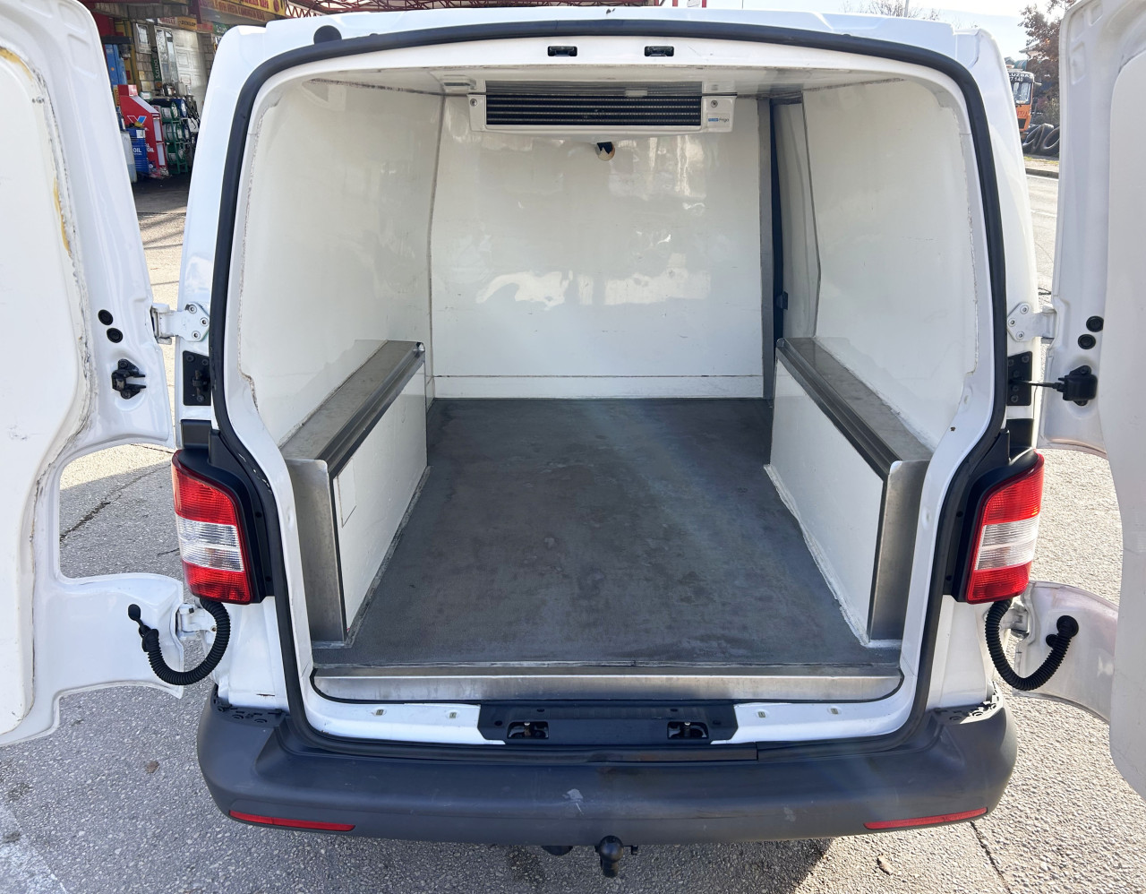VOLKSWAGEN TRANSPORTER 2.0 TDI THERMOKING HLADNJAČA