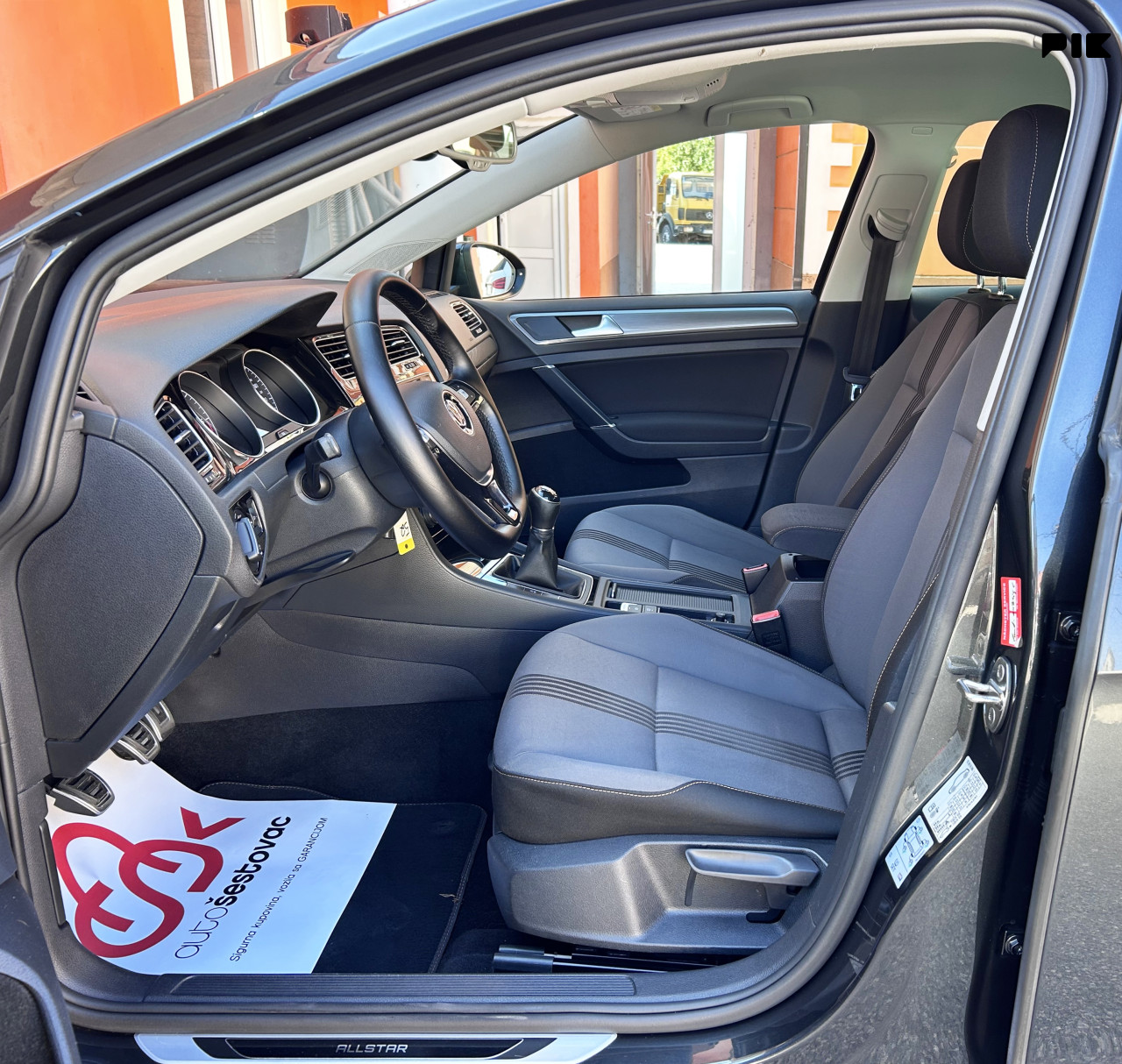 VOLKSWAGEN GOLF 7 1.6 TDI ALLSTAR