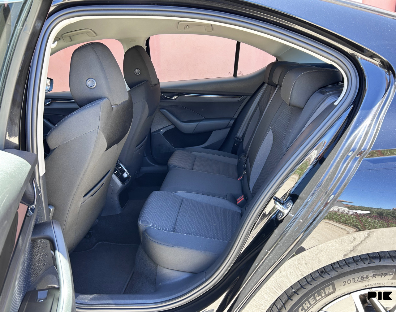 ŠKODA OCTAVIA 2.0 TDI BERLINE AUTOMATIK 2022