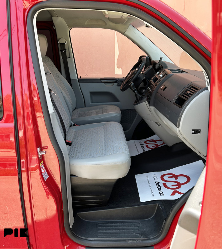 VOLKSWAGEN TRANSPORTER T5 2.0 TDI
