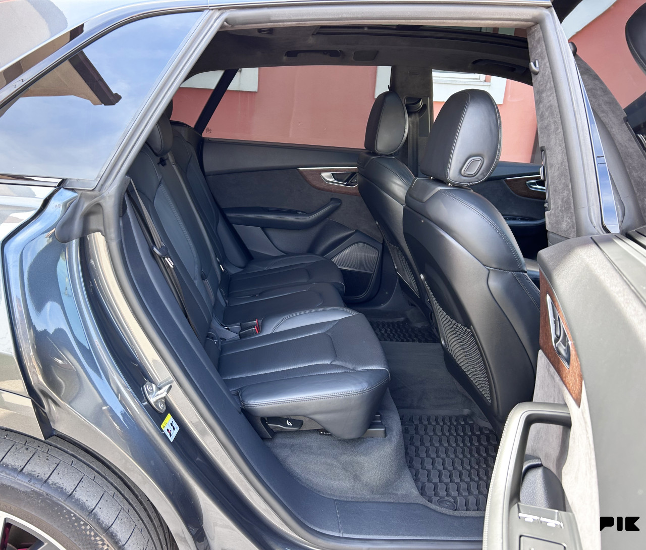 AUDI Q8 3.0 TFSI QUATTRO AUTOMATIK S-LINE REG. DO 06.2027