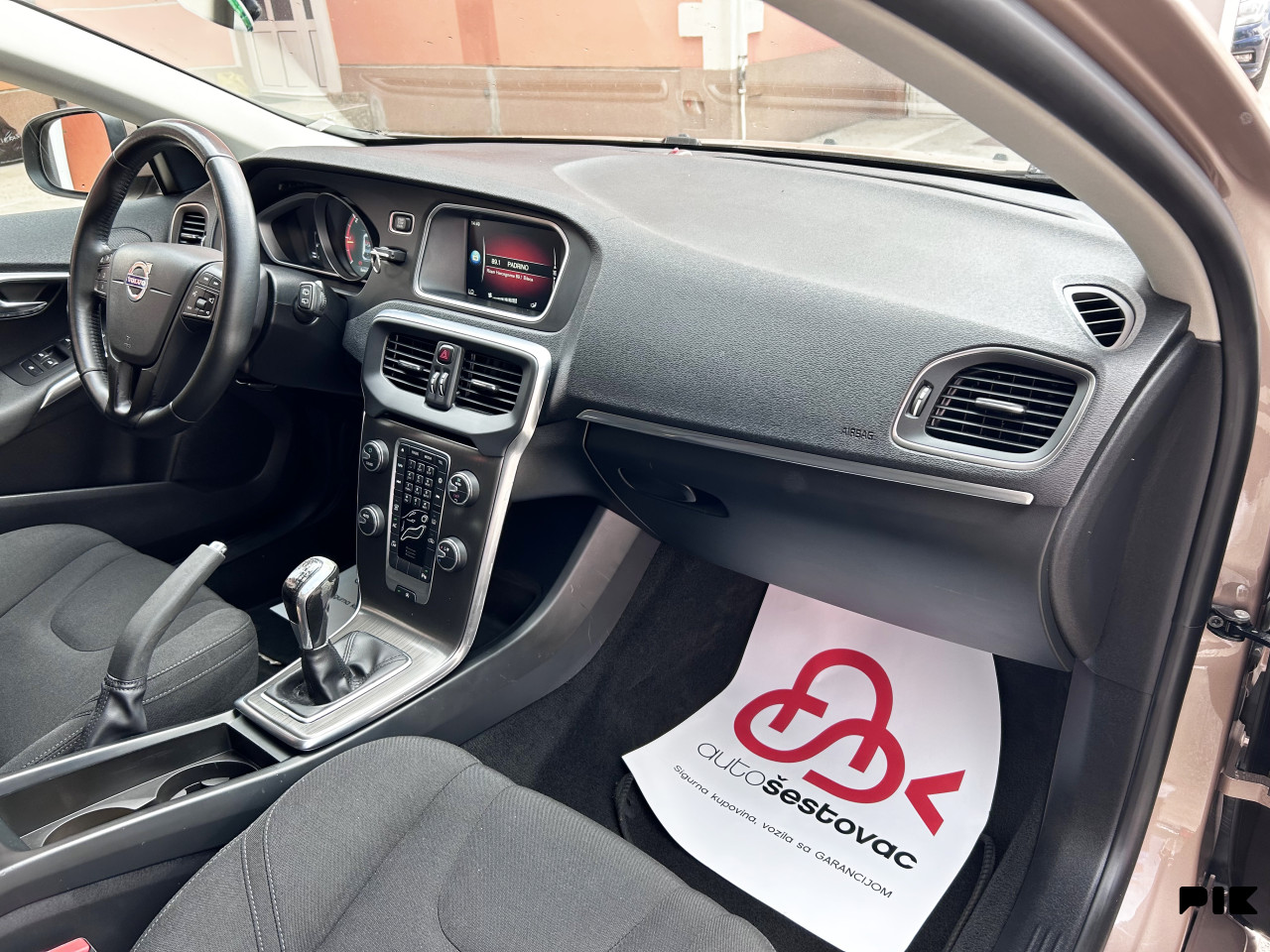 VOLVO V40 2.0 D2