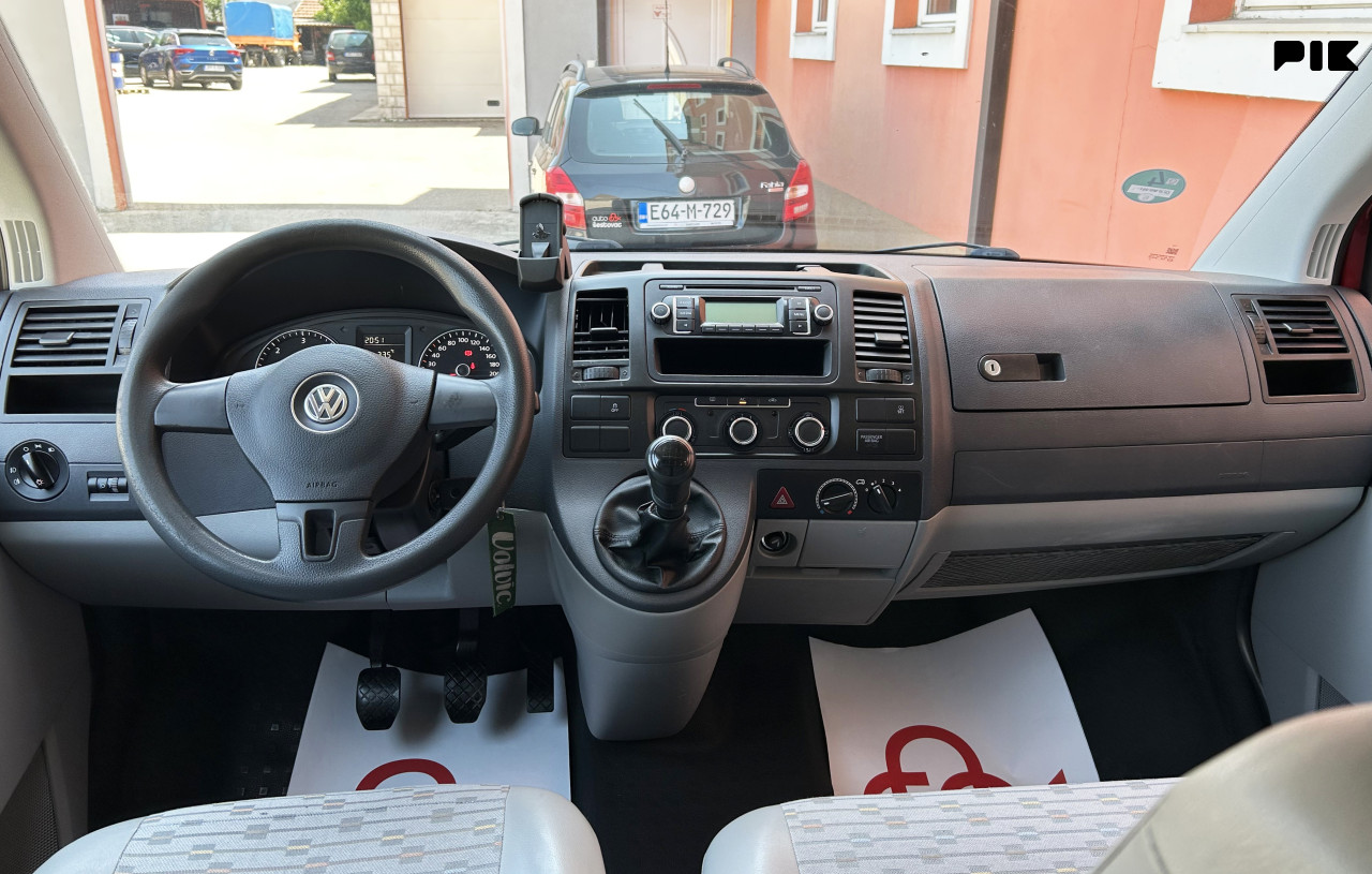 VOLKSWAGEN TRANSPORTER T5 2.0 TDI