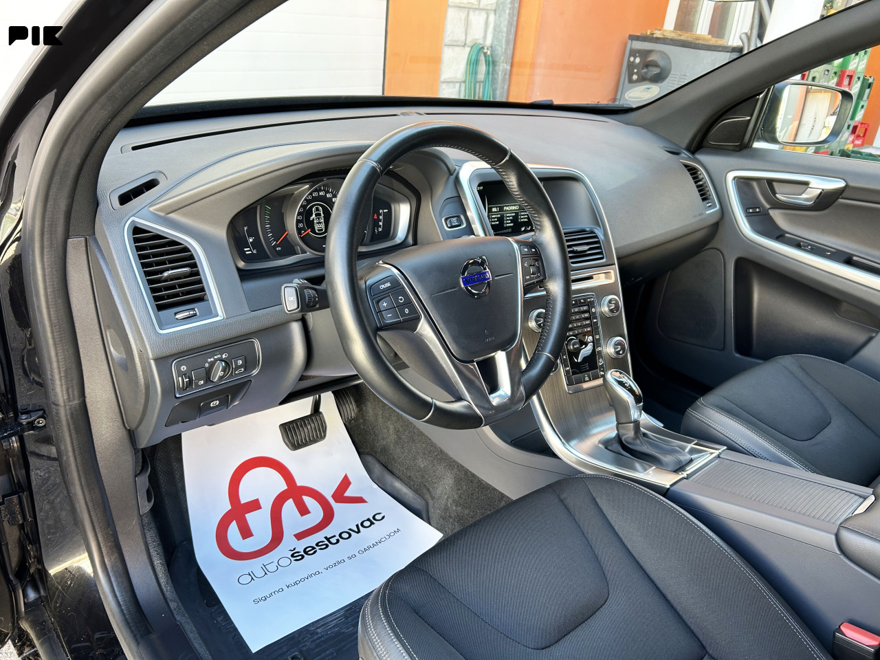 VOLVO XC60 2.4 D4 AWD REG.DO 10.2026