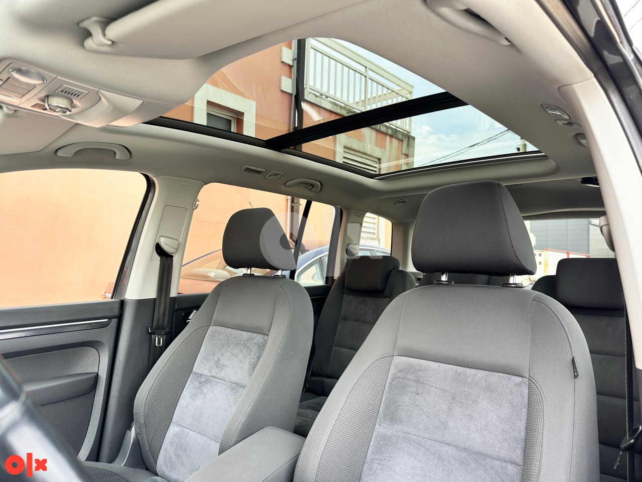 VOLKSWAGEN TOURAN 1.6 TDI HIGHLINE PANORAMA