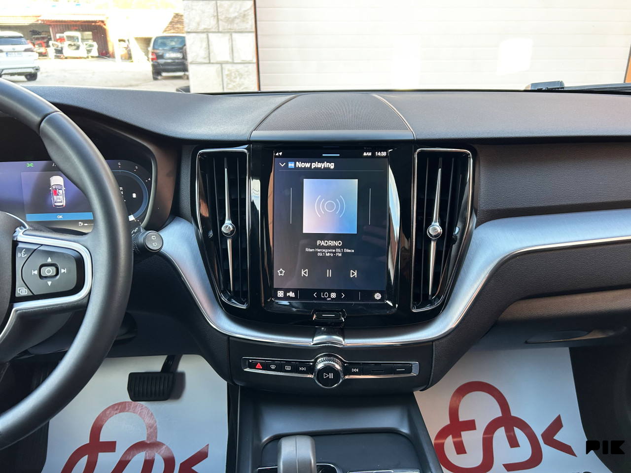VOLVO XC60 2.0 B4 MOMENTUM PRO AUTOMATIK 2022