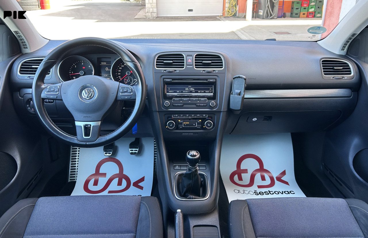 VOLKSWAGEN GOLF 1.6 TDI STYLE
