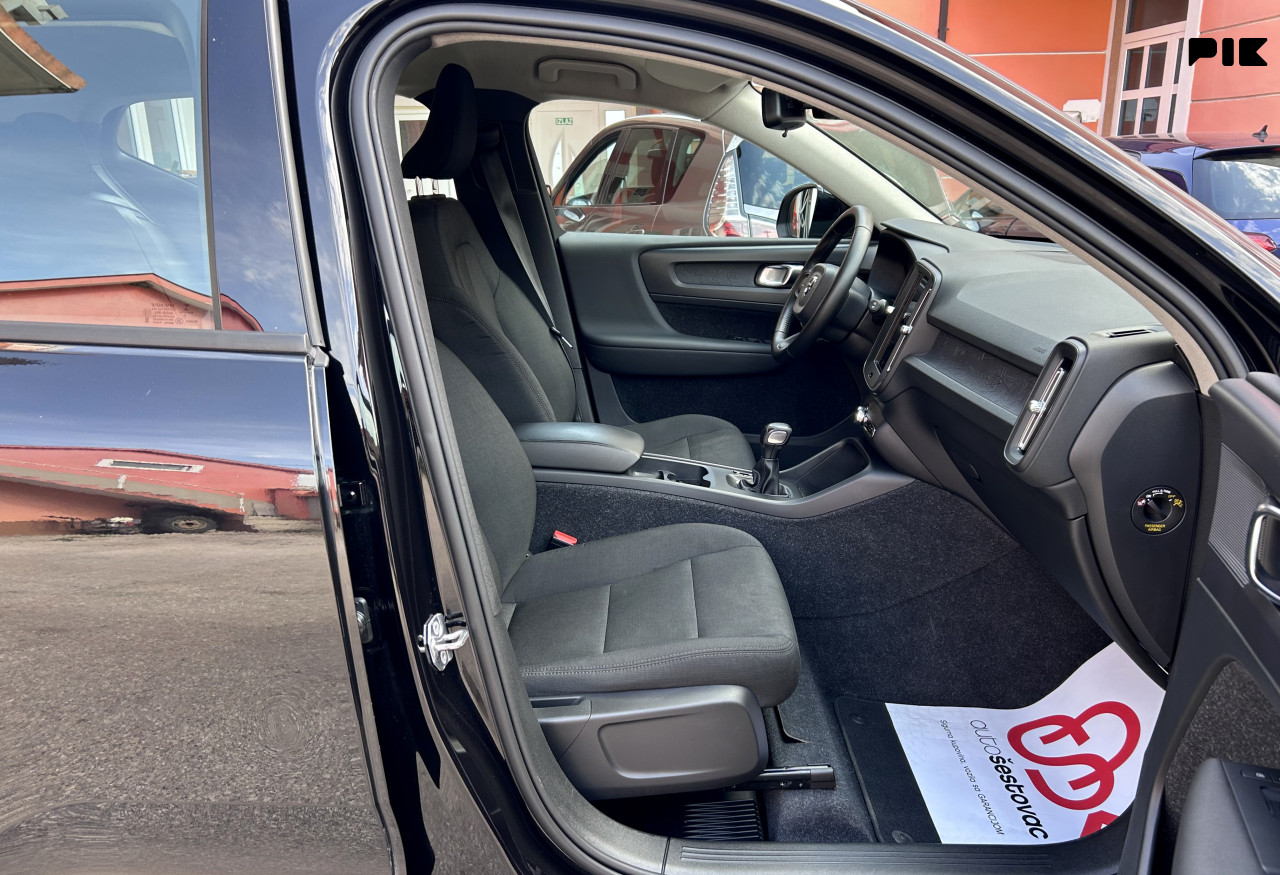 VOLVO XC40 D3 BUSINESS LED VIRTUAL