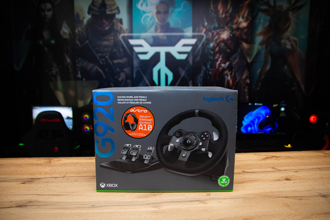 Logitech G920 Driving Force Steering Wheels & Pedals