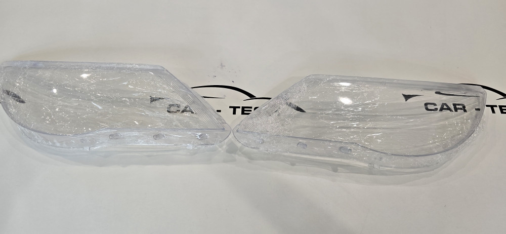 Staklo fara Tiguan 2008-12 Staklo za far tiguan xenon
