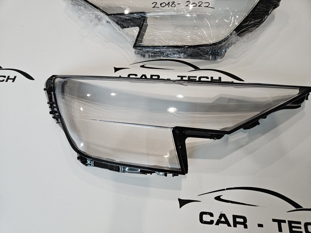 Staklo Far Audi Q8 Staklo fara 2018-2024