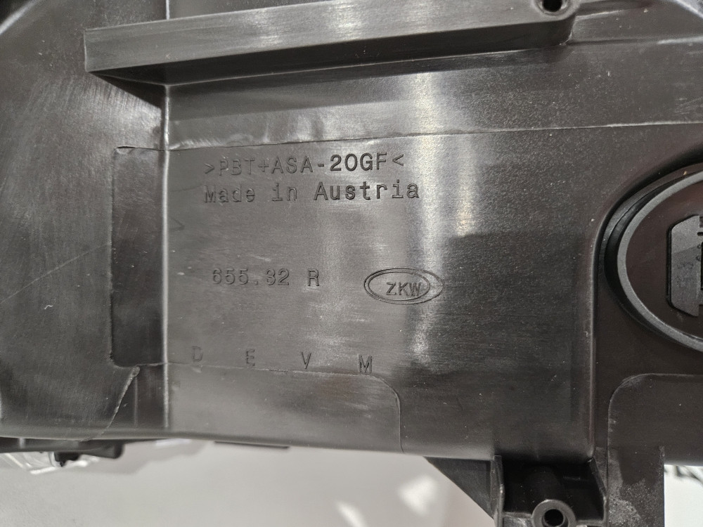 FAR BMW 7 F01 F02 dynamic xenon 7228428 ZKW Lighting