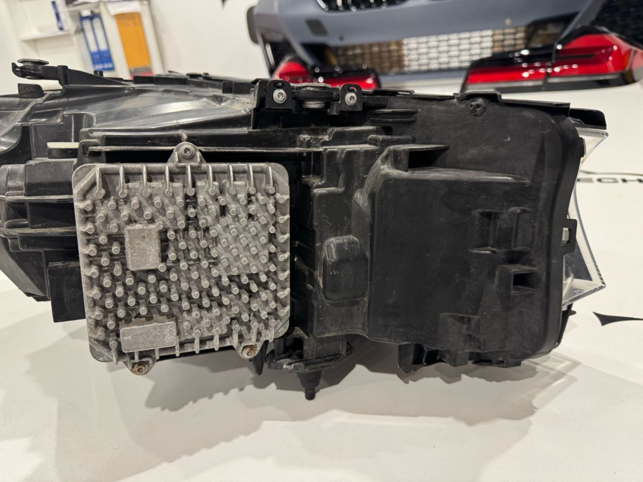 BMW 5 G30 far sa svim elektronikama LED koristeno