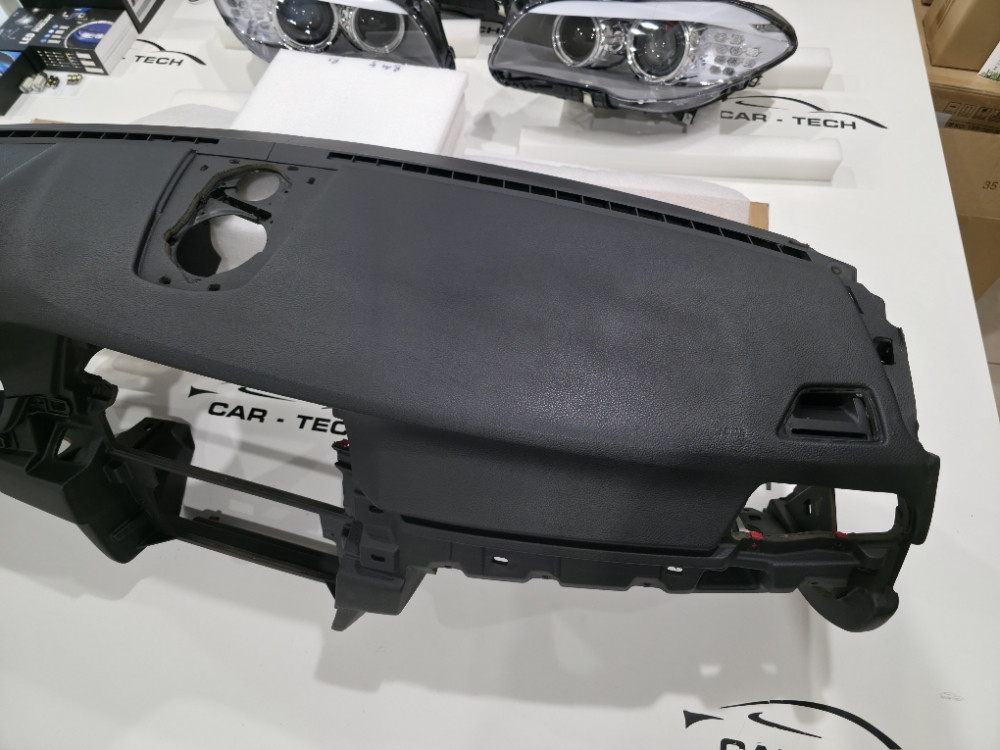 BMW F10 Instrument tabla sa airbagom