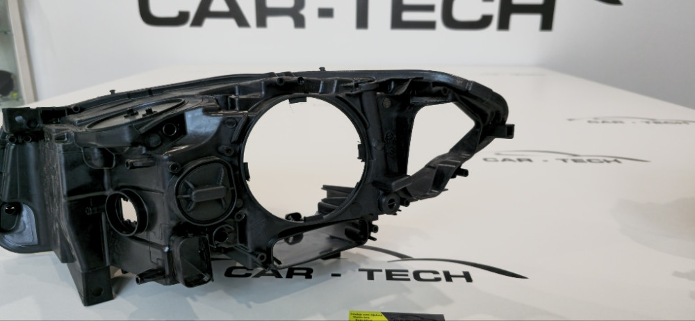 Kuciste fara BMW 5 F10 AFS KUCISTE SA MOTANJEM