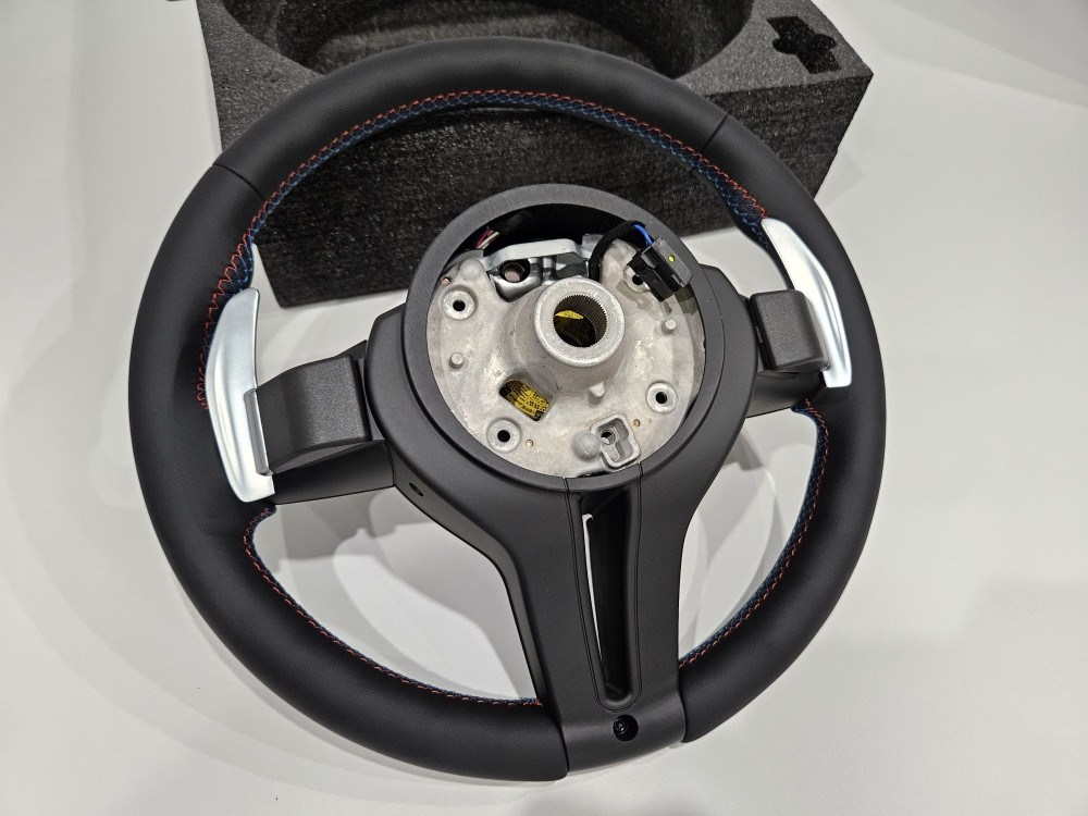 Volan BMW M tech F i E SERIJA sa airbagom  F1 saltanje