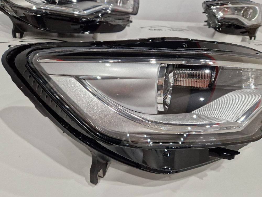 Desni Far Audi A6 4G 11-14 Bi-Xenon AFS sa led dnevnim