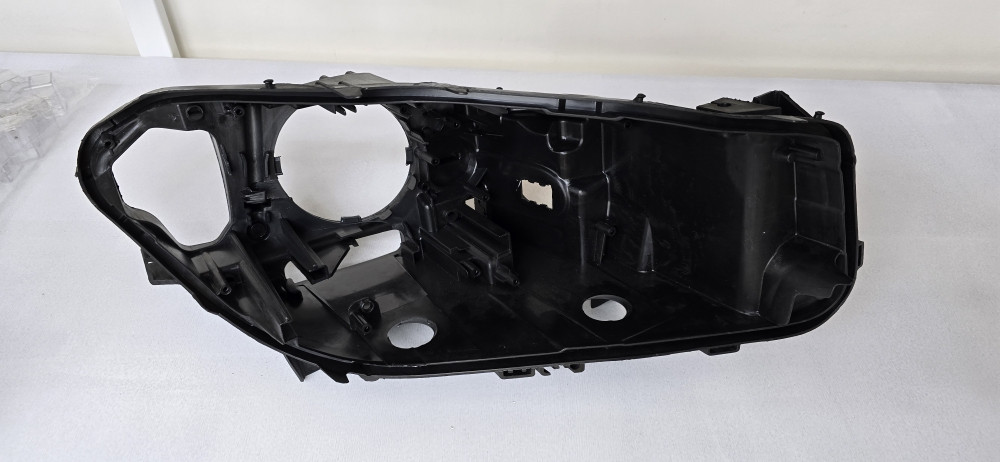 Kuciste fara BMW 5 F10 far AFS