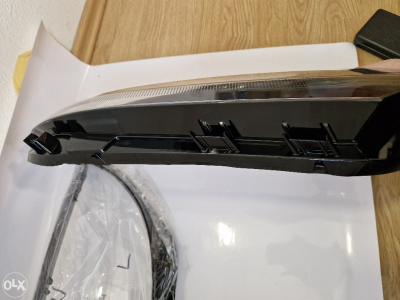 Staklo fara VW Tiguan 2013-16 stakla farova jeftina