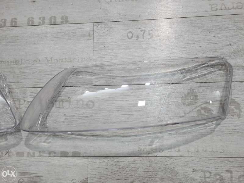 Audi A6 4F C6 staklo Fara 2004-2011 Far staklo