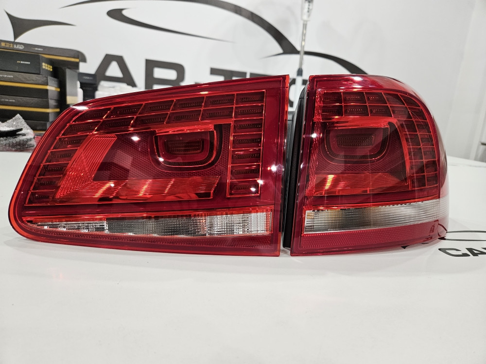 VW TOUAREG Stopka STOP LAMPA LED 044607 Valeo Desna