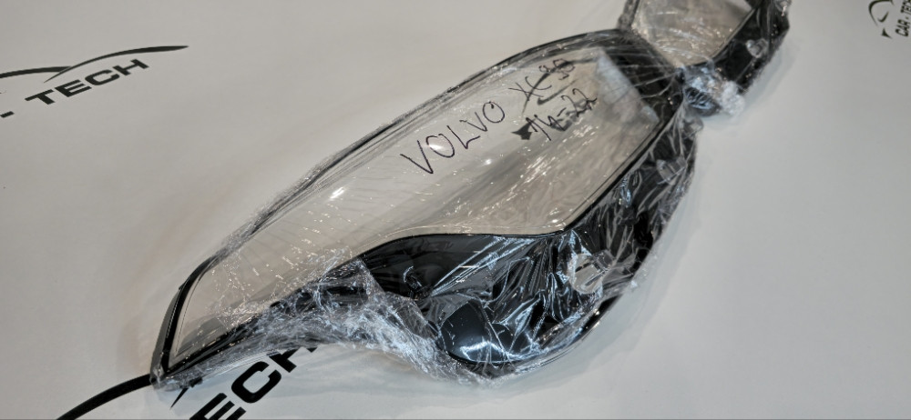 Staklo fara Volvo XC90 2014-2022 STAKLO FAR VOLVO