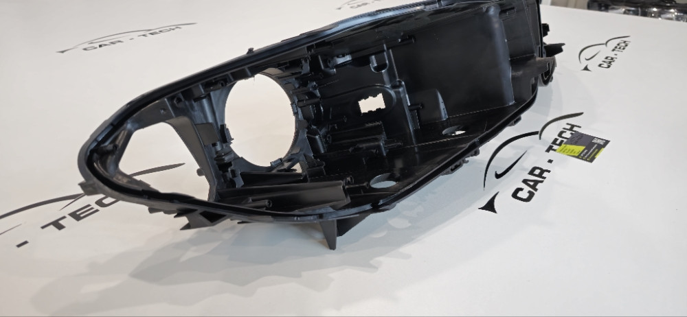 Kuciste fara BMW 5 F10 AFS KUCISTE SA MOTANJEM