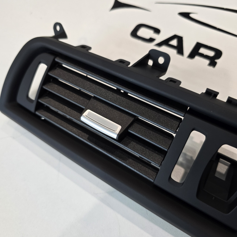 BMW F10 F11 resetka ventilacije centralna prednja
