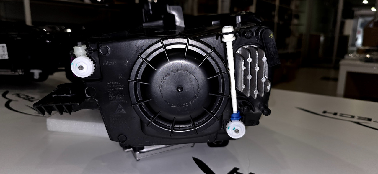 FAR AUDI A3 8V 2013-16 Xenon 8V0 941 005 006 Hella