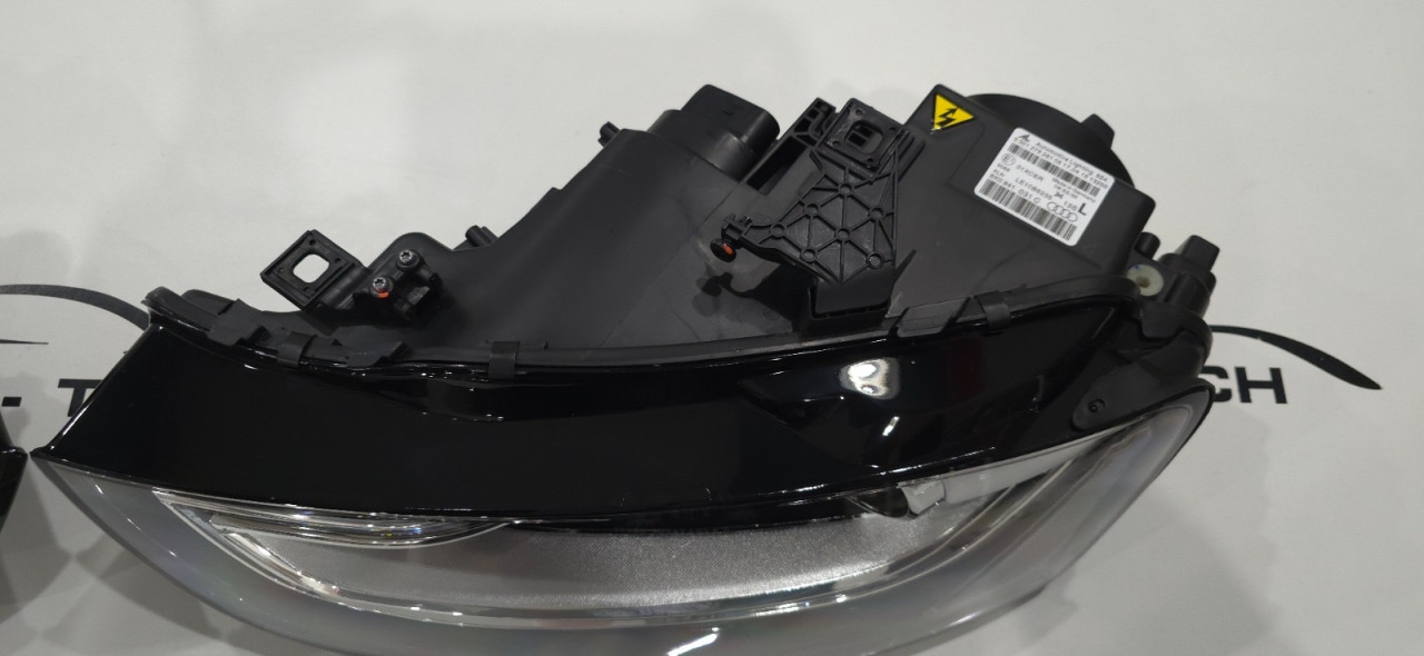 FAR A4 B8.5 B8,5  2013-2015 Xenon AL 8K0 941 005 B 006 B