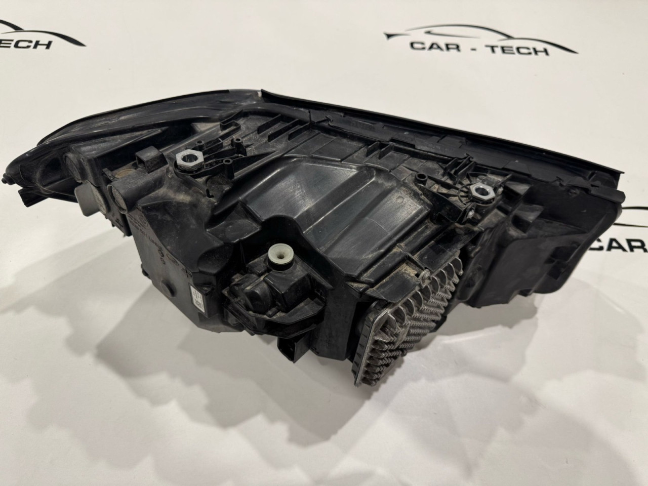 BMW 5 G30 far sa svim elektronikama LED koristeno